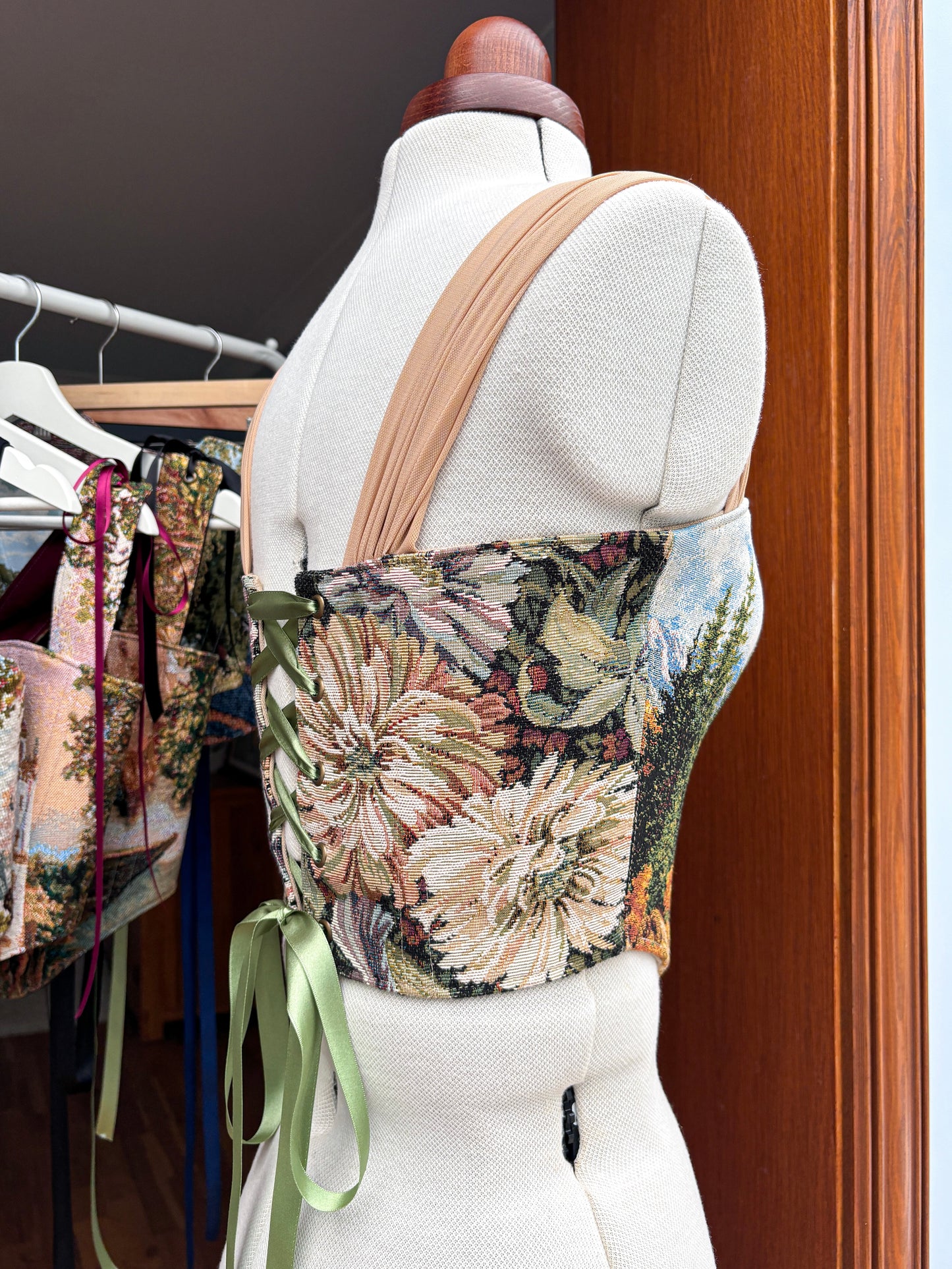 ‘Maplewood’ Corset | XS Curved Bust