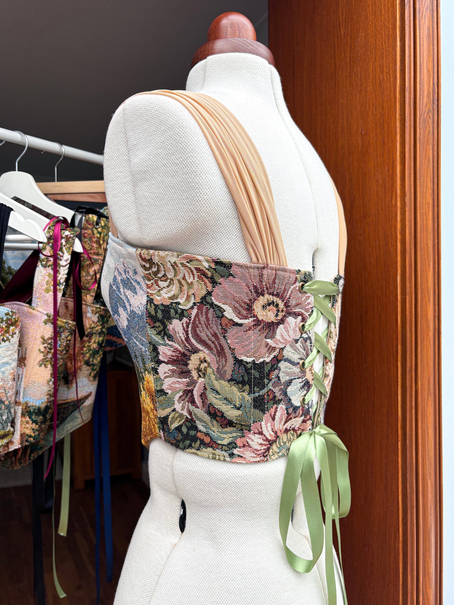 ‘Maplewood’ Corset | XS Curved Bust