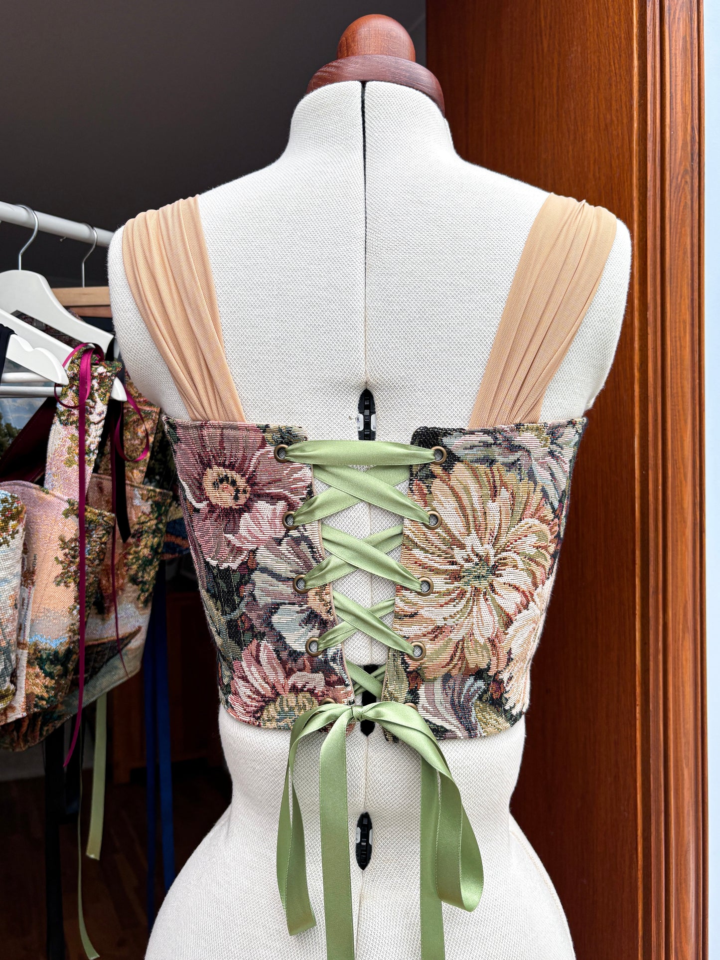 ‘Maplewood’ Corset | XS Curved Bust