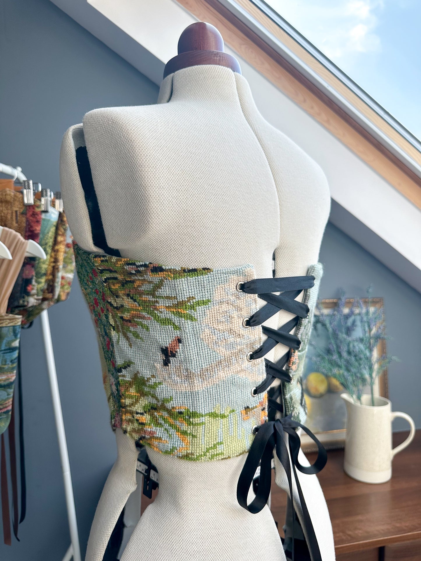 'Ivory Swan' Corset | M Straight Bust