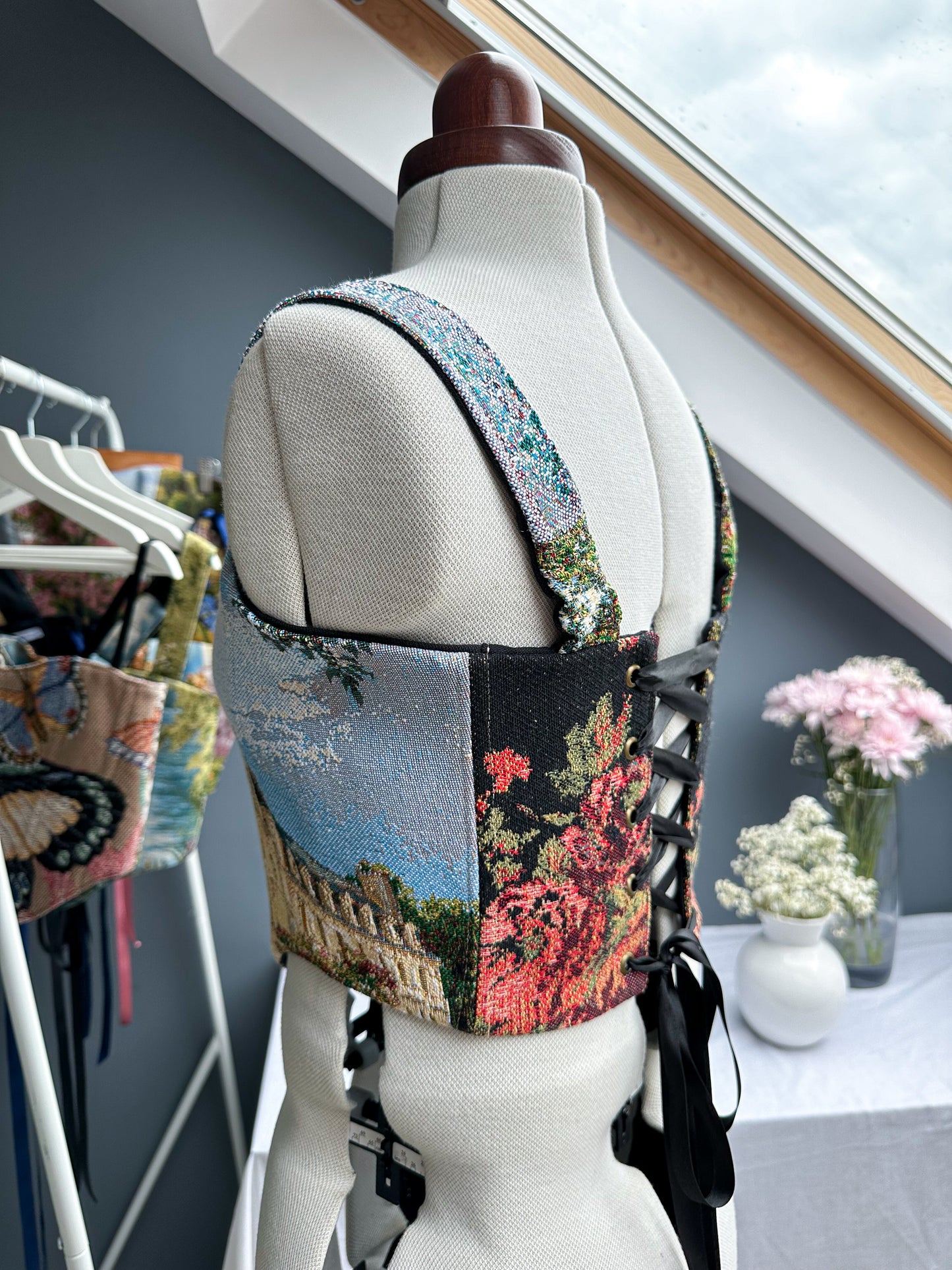 'Rose Manor' Corset | M Straight Bust