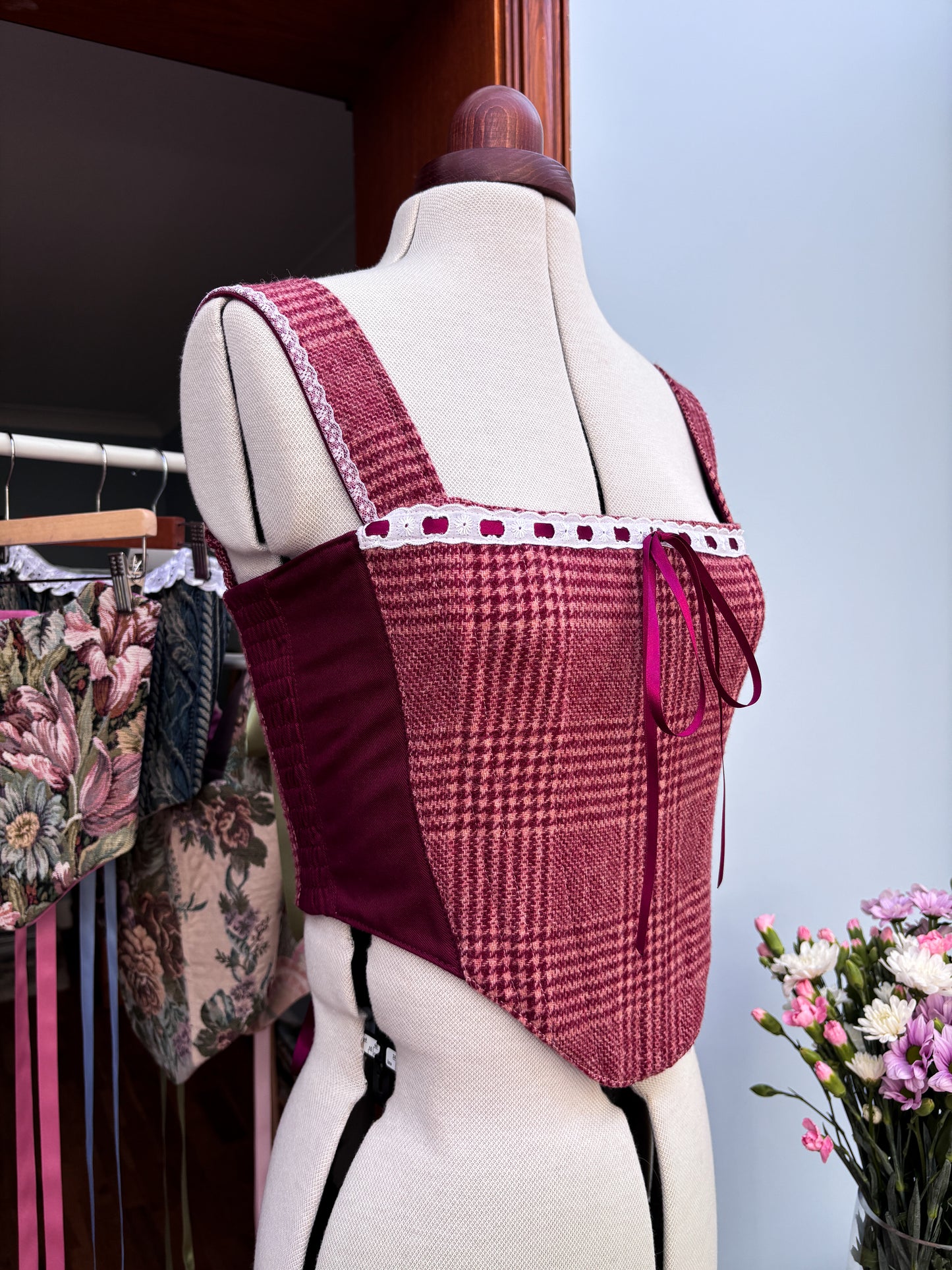 'Cranberry Lace' Corset | M Straight Bust