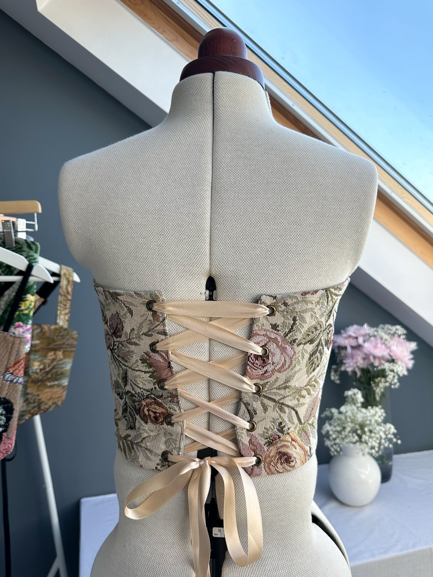 'Whistledown Manor' Corset | S Straight Bust