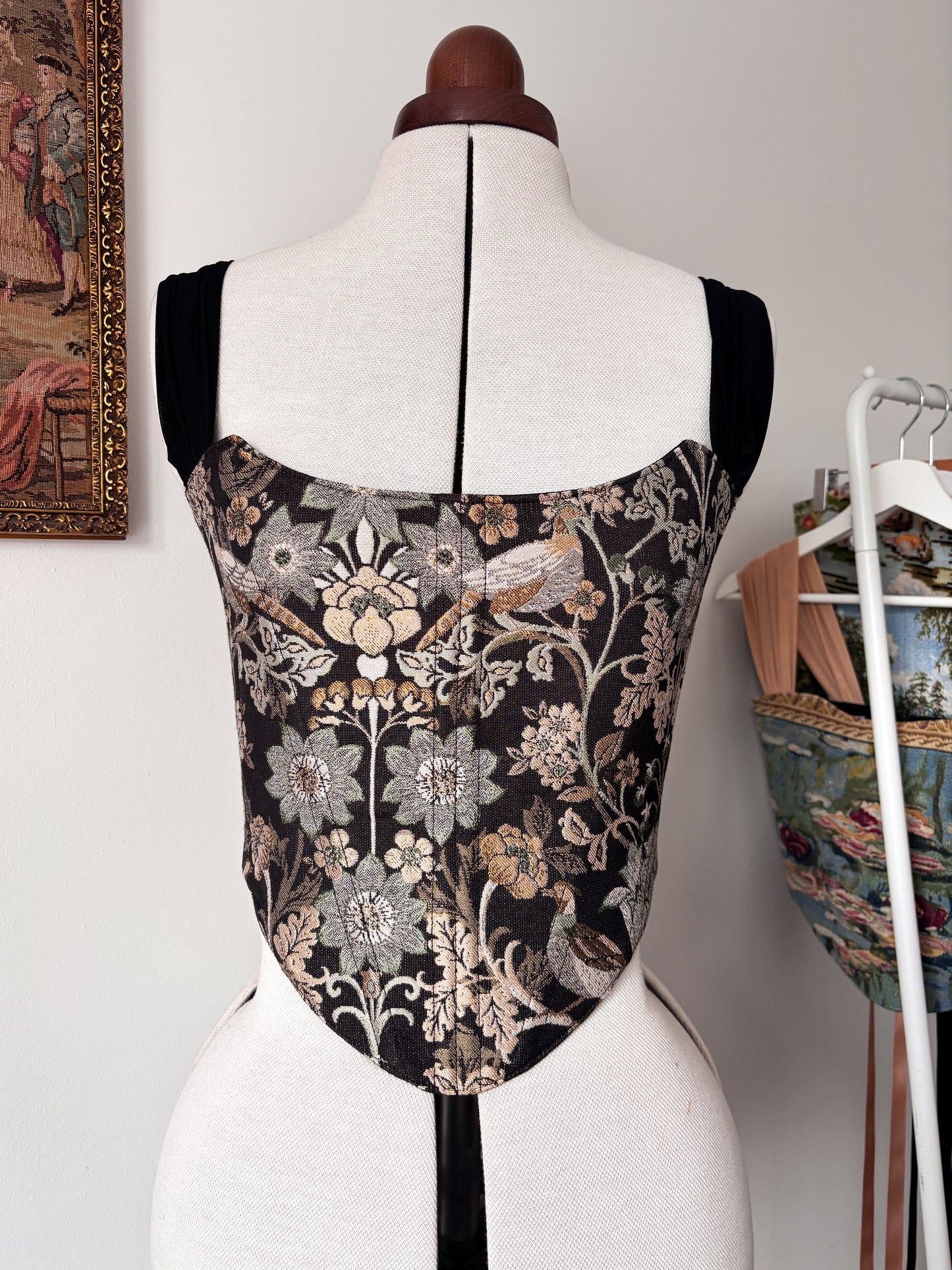 'Thistlewing' Corset | S Straight Bust