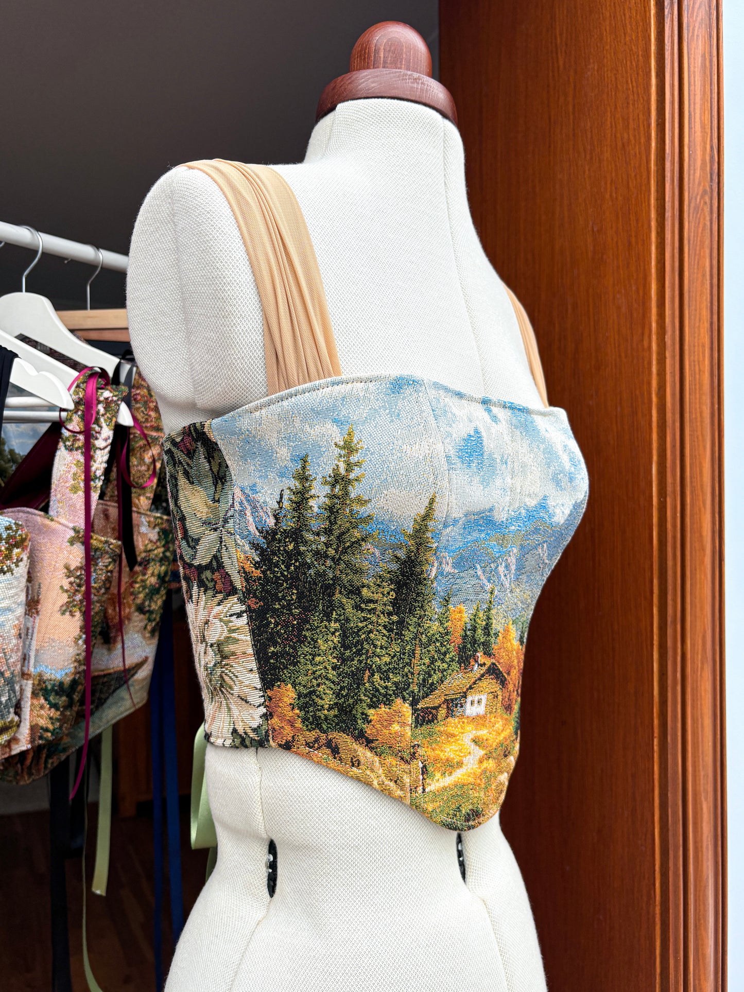 ‘Maplewood’ Corset | XS Curved Bust