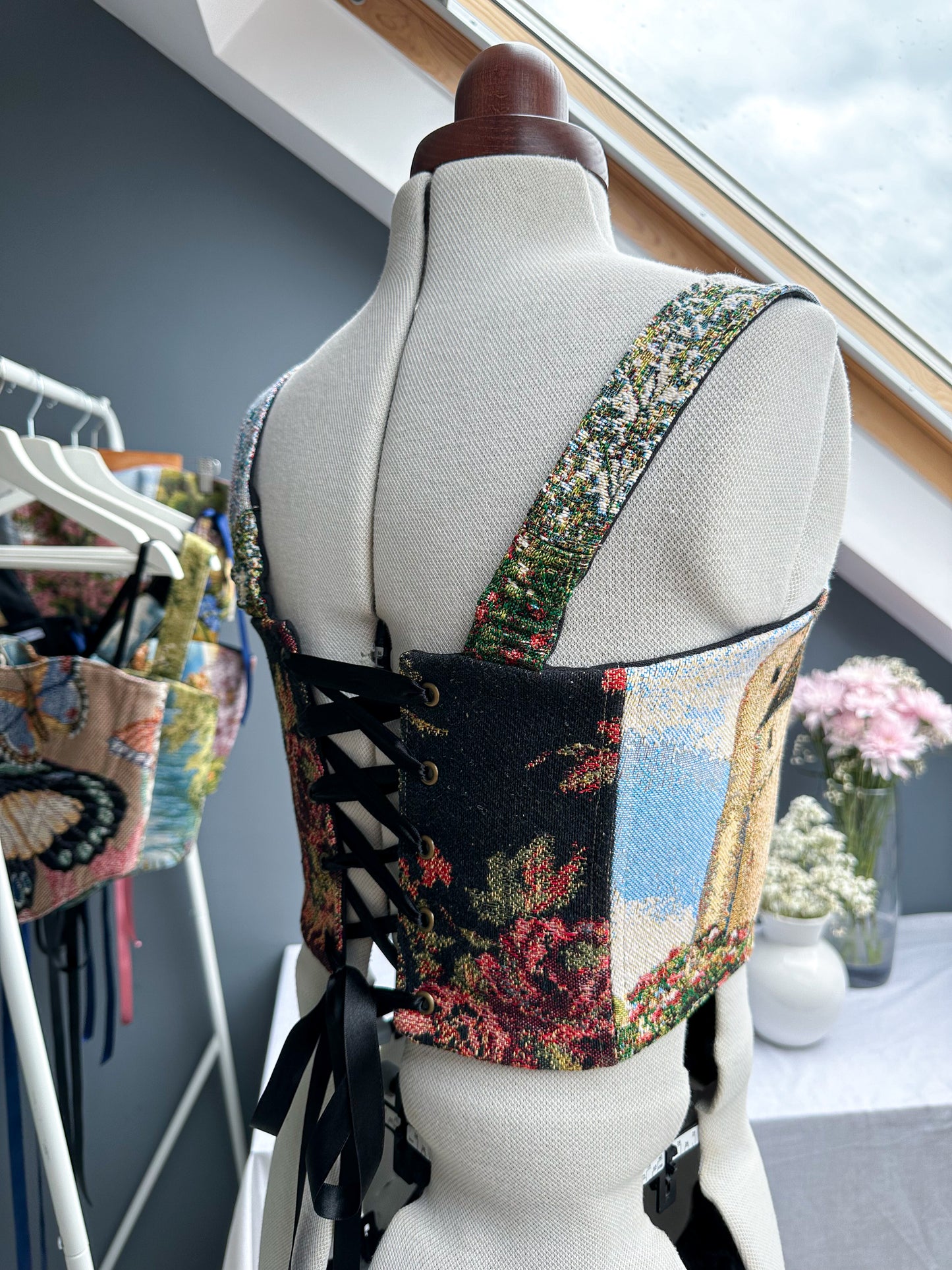 'Rose Manor' Corset | M Straight Bust