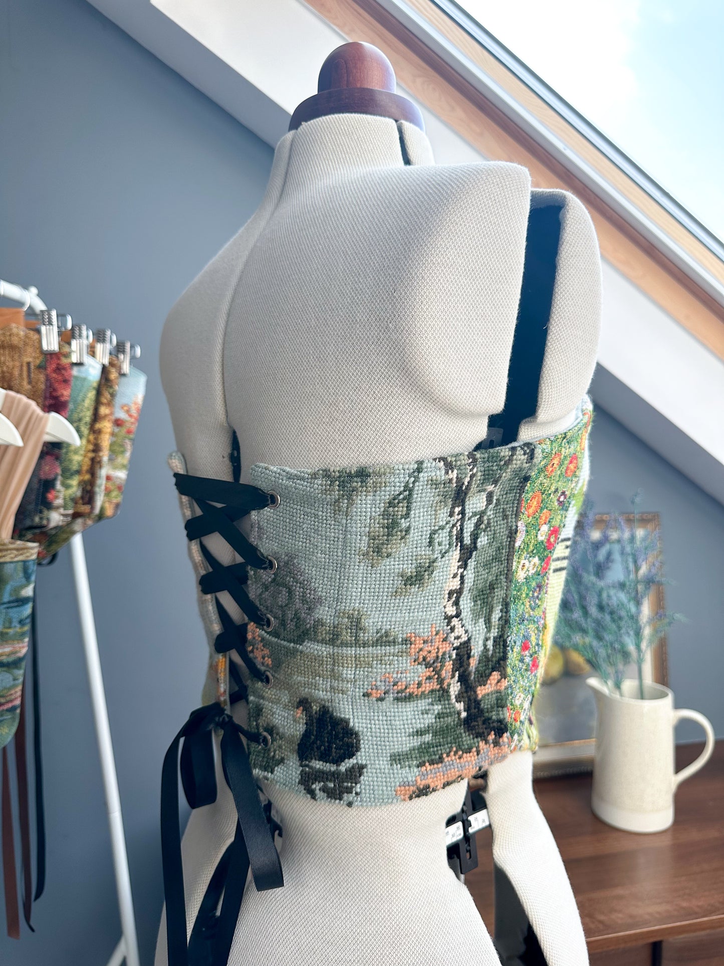 'Ivory Swan' Corset | M Straight Bust