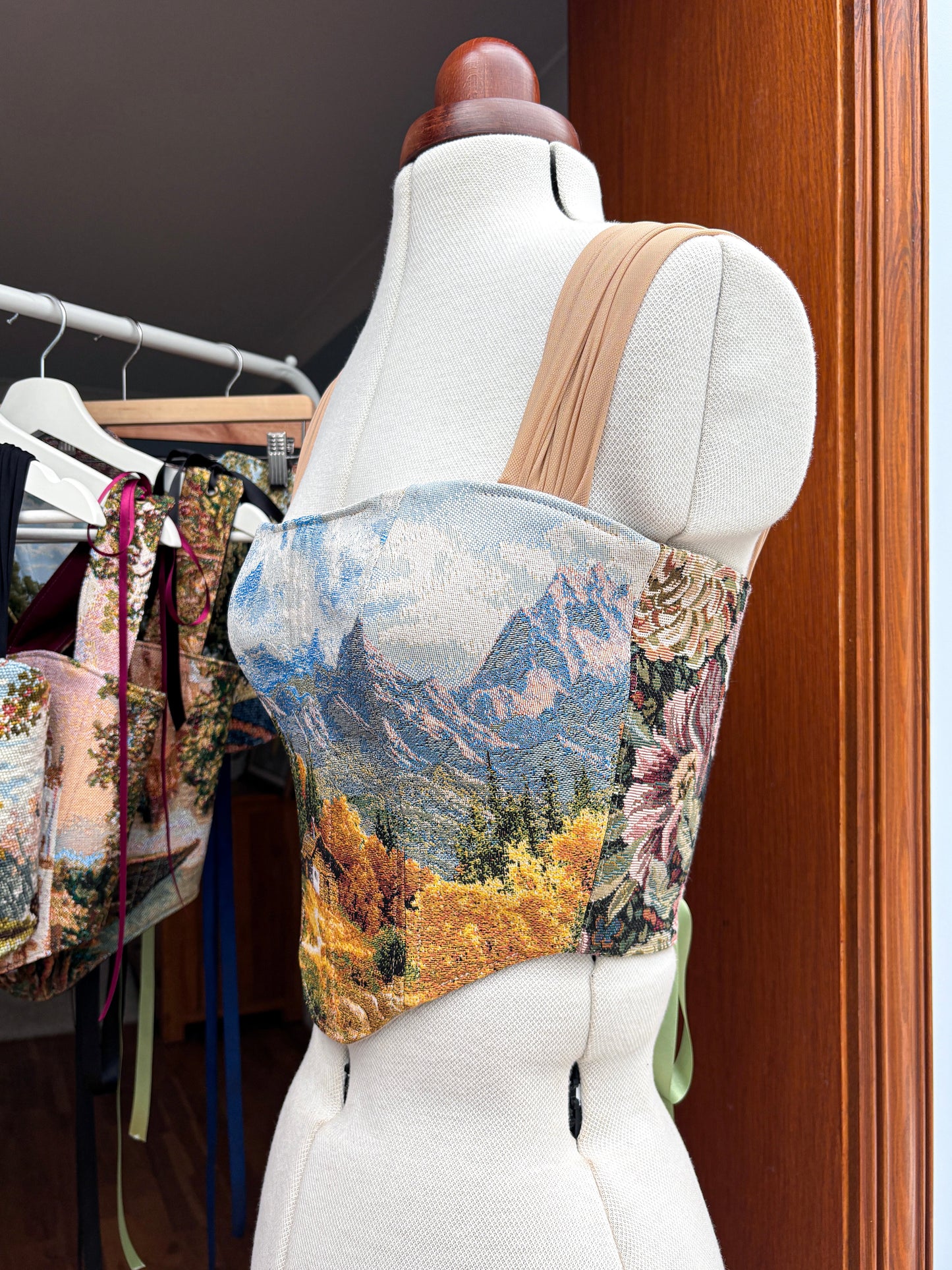 ‘Maplewood’ Corset | XS Curved Bust