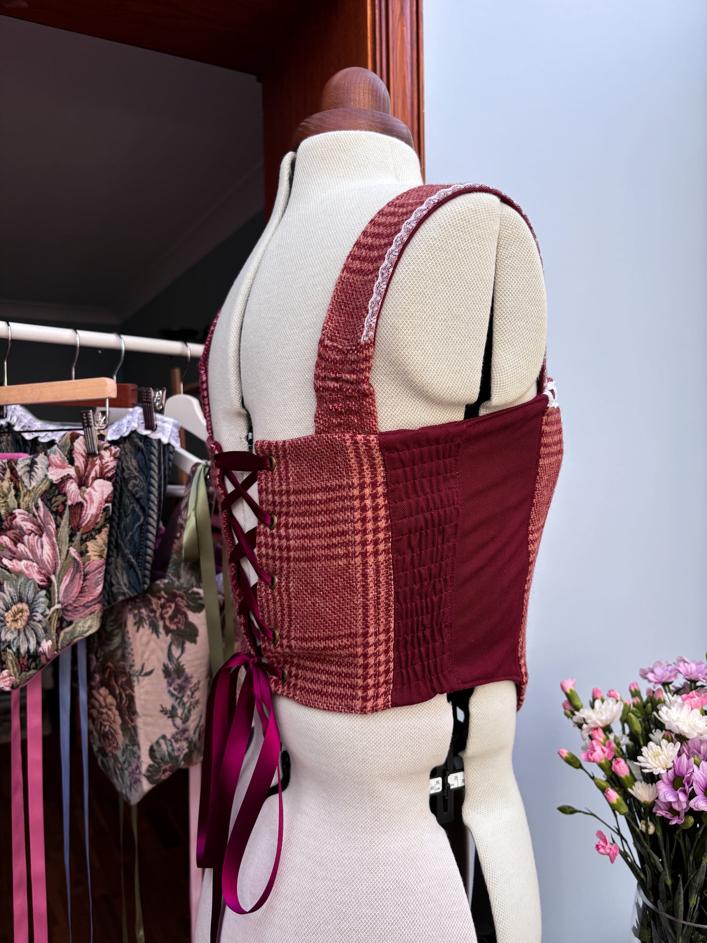 'Cranberry Lace' Corset | M Straight Bust