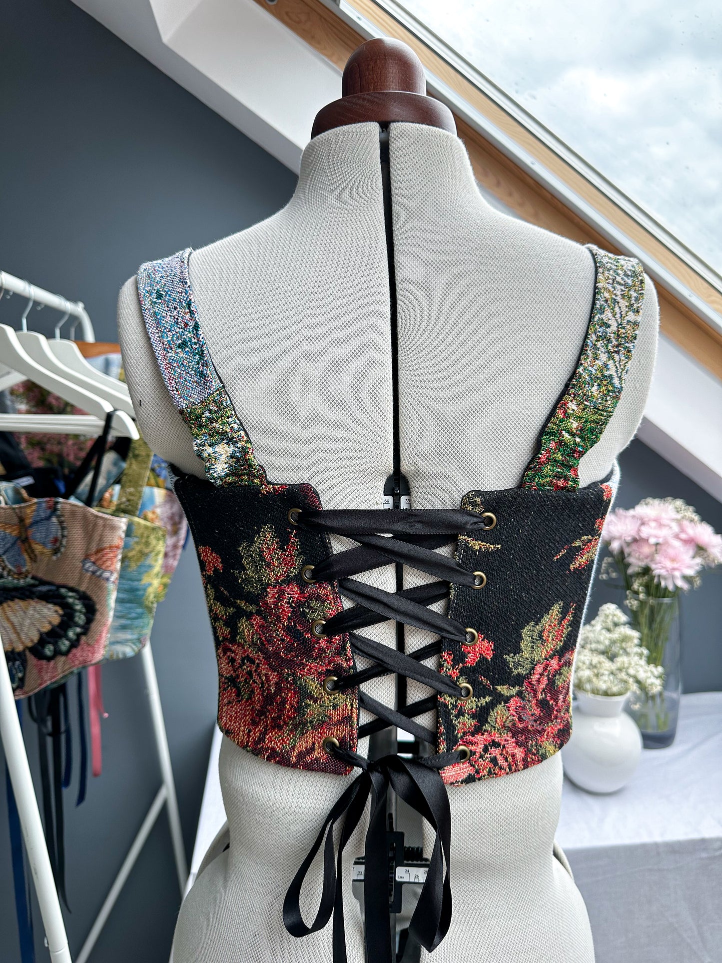 'Rose Manor' Corset | M Straight Bust